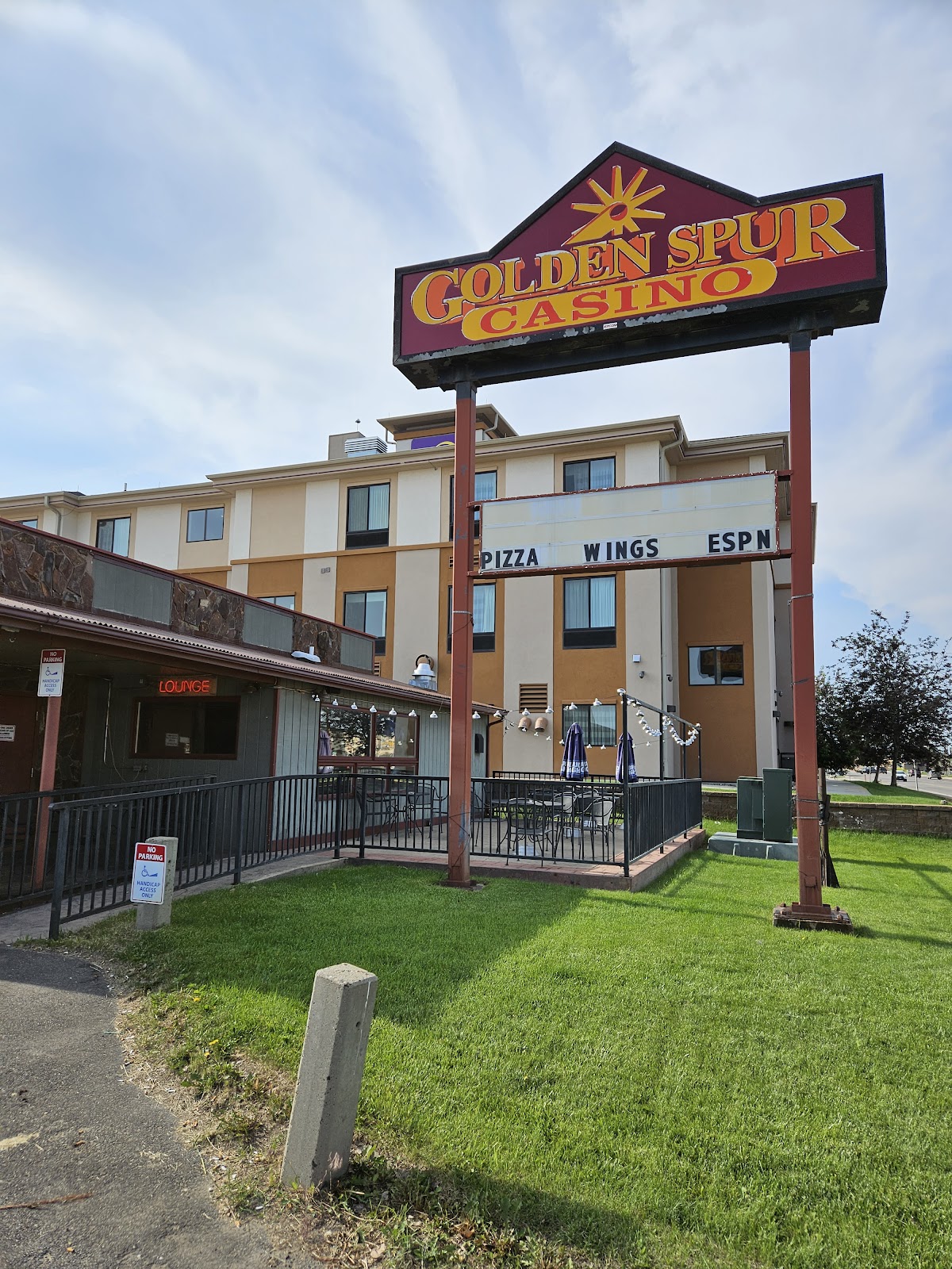 Golden Spur Sports Bar & Casino