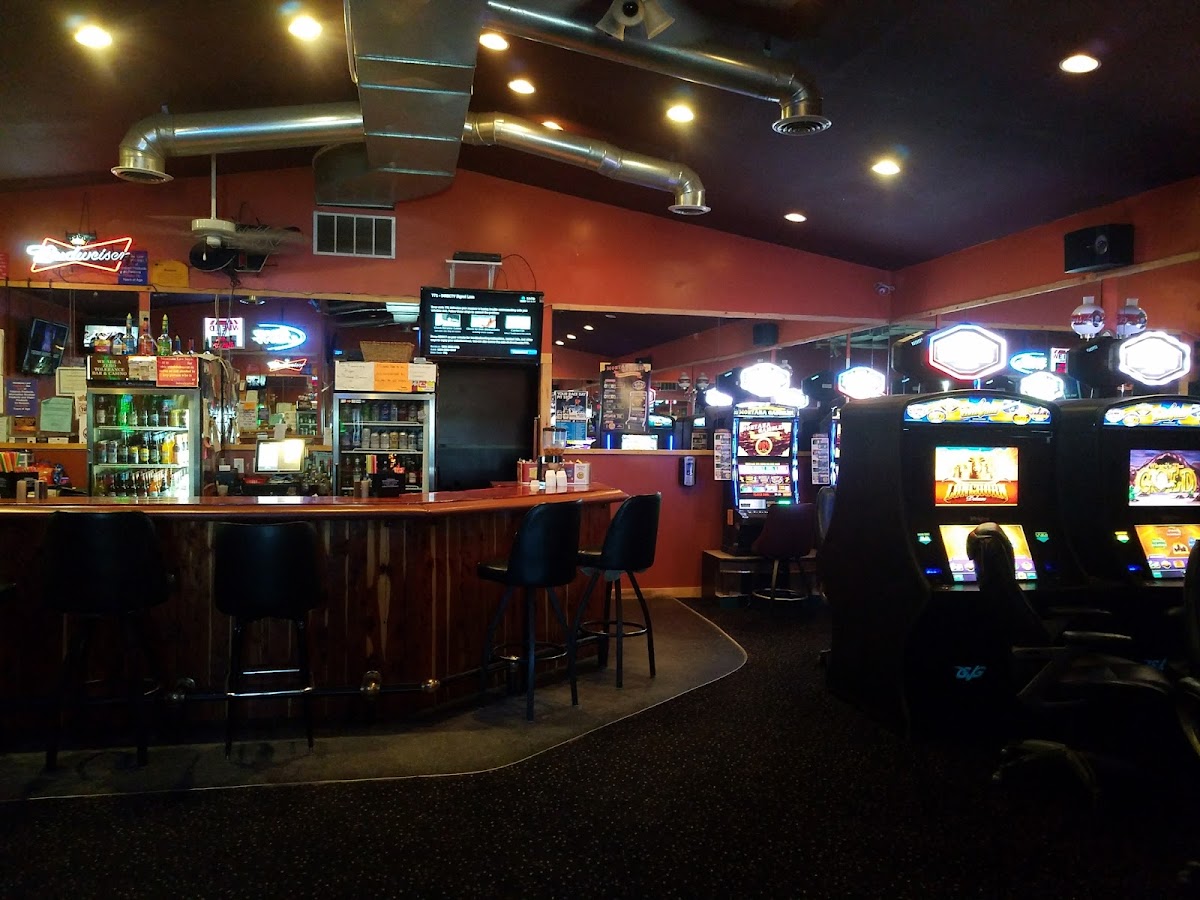 Gracie's Bar & Casino